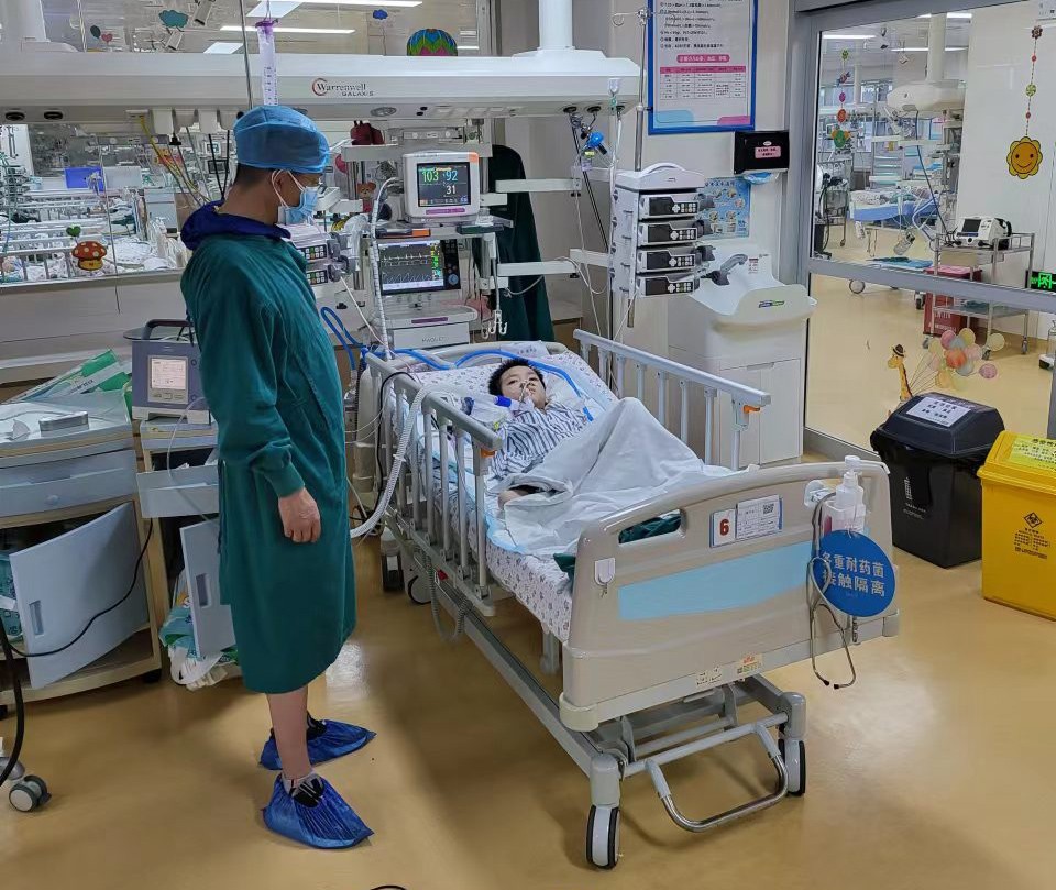 黄梅县跨省救护车出租公司